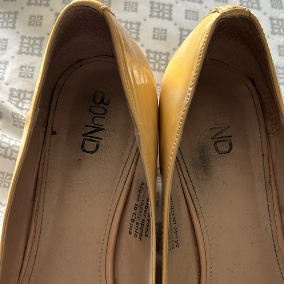 Bound Beige Patent Leather Block Heels - 9 - Picture 5 of 7